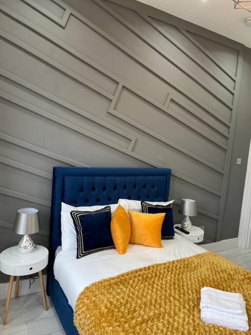 Cheerful 2 Bedroom Homely Apartment, Sleeps 6 Guest Comfy, 3X Double Bed, Parking, Free Wifi, Suitable For Business, Leisure Guest,Glasgow, Glasgow West End, Near City Centre Εξωτερικό φωτογραφία
