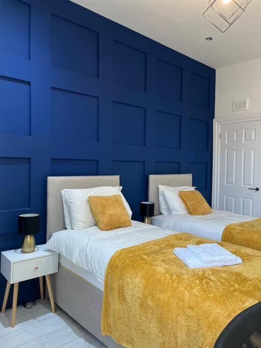 Cheerful 2 Bedroom Homely Apartment, Sleeps 6 Guest Comfy, 3X Double Bed, Parking, Free Wifi, Suitable For Business, Leisure Guest,Glasgow, Glasgow West End, Near City Centre Εξωτερικό φωτογραφία