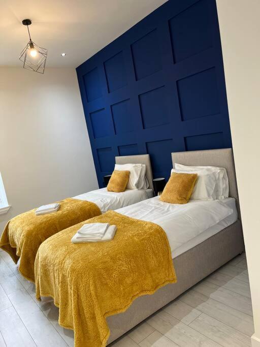 Cheerful 2 Bedroom Homely Apartment, Sleeps 6 Guest Comfy, 3X Double Bed, Parking, Free Wifi, Suitable For Business, Leisure Guest,Glasgow, Glasgow West End, Near City Centre Εξωτερικό φωτογραφία