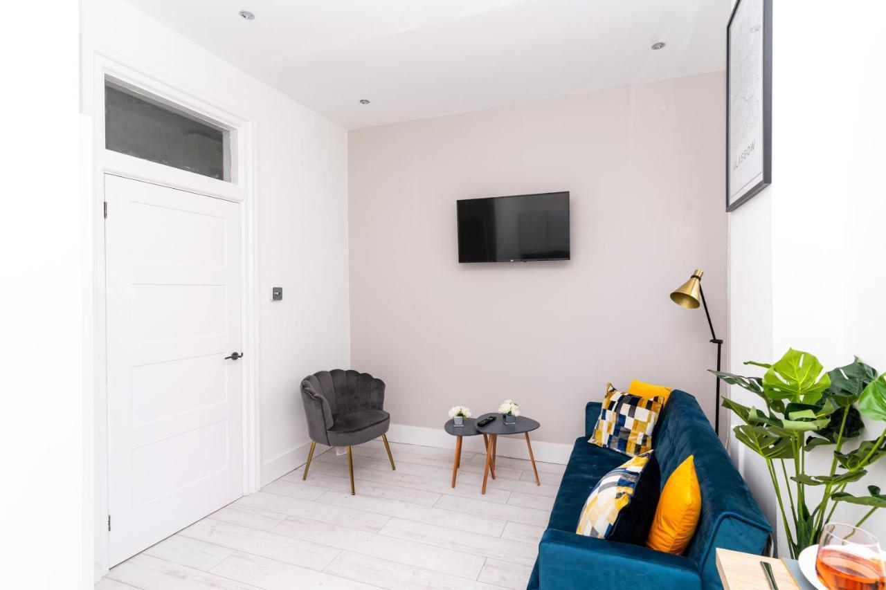 Cheerful 2 Bedroom Homely Apartment, Sleeps 6 Guest Comfy, 3X Double Bed, Parking, Free Wifi, Suitable For Business, Leisure Guest,Glasgow, Glasgow West End, Near City Centre Εξωτερικό φωτογραφία
