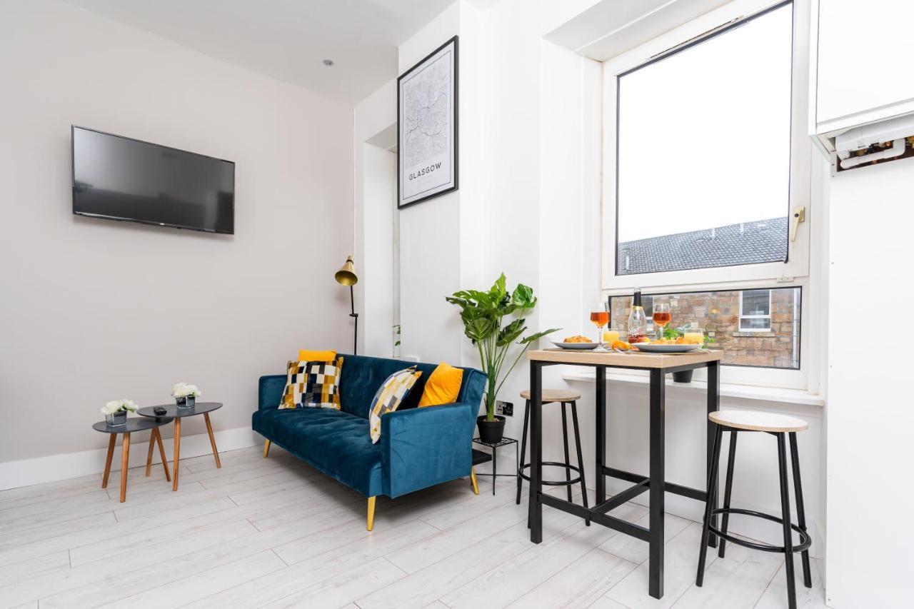 Cheerful 2 Bedroom Homely Apartment, Sleeps 6 Guest Comfy, 3X Double Bed, Parking, Free Wifi, Suitable For Business, Leisure Guest,Glasgow, Glasgow West End, Near City Centre Εξωτερικό φωτογραφία
