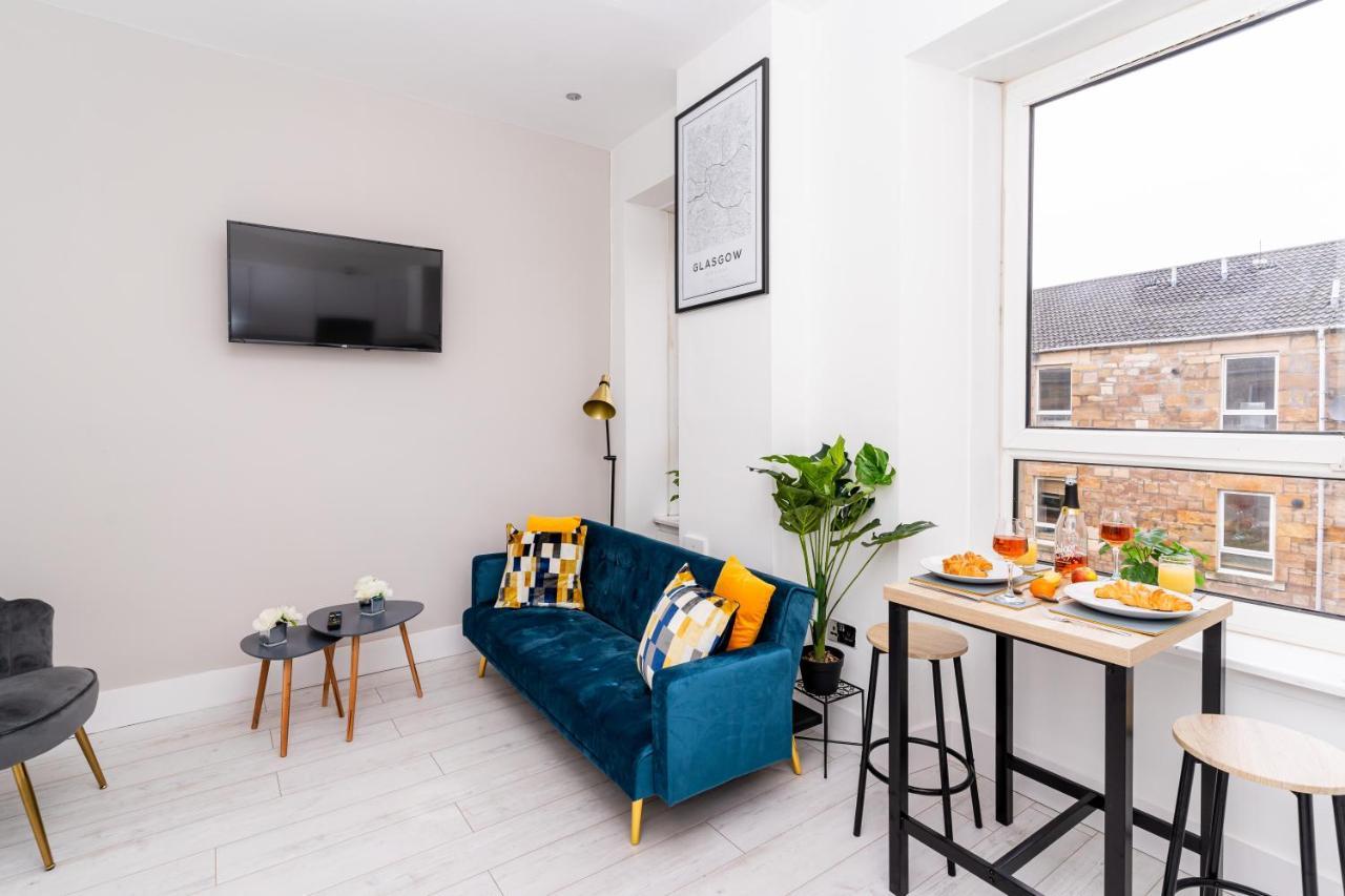 Cheerful 2 Bedroom Homely Apartment, Sleeps 6 Guest Comfy, 3X Double Bed, Parking, Free Wifi, Suitable For Business, Leisure Guest,Glasgow, Glasgow West End, Near City Centre Εξωτερικό φωτογραφία