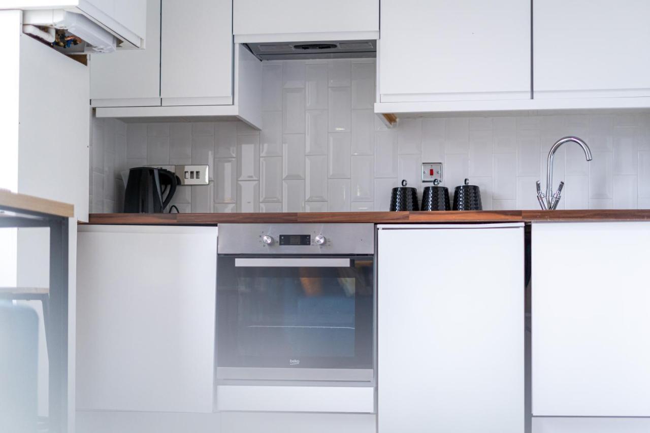 Cheerful 2 Bedroom Homely Apartment, Sleeps 6 Guest Comfy, 3X Double Bed, Parking, Free Wifi, Suitable For Business, Leisure Guest,Glasgow, Glasgow West End, Near City Centre Εξωτερικό φωτογραφία