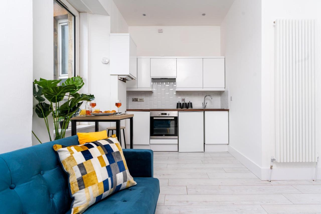 Cheerful 2 Bedroom Homely Apartment, Sleeps 6 Guest Comfy, 3X Double Bed, Parking, Free Wifi, Suitable For Business, Leisure Guest,Glasgow, Glasgow West End, Near City Centre Εξωτερικό φωτογραφία